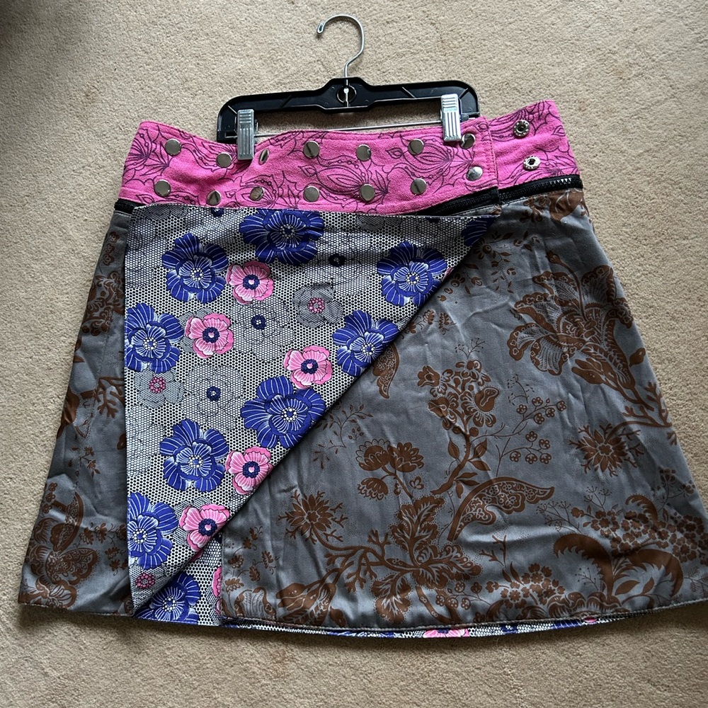 Zand Amsterdam wrap snap skirt. Reversible one size fits  most adjustable snaps